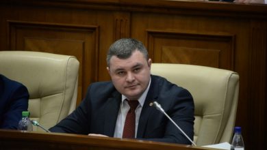 Photo of Un deputat susține că SIS a ridicat imaginile de la întâlnirea dintre Popov și Lupașcu: Va cere Procuraturii să investigheze legalitatea acțiunii