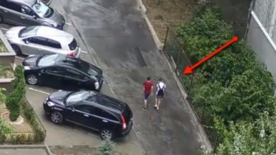 Photo of video | O plimbare pe două roți i-ar putea costa ani grei de închisoare. Două persoane, căutate de polițiști pentru că ar fi furat bicicleta unui copil de 8 ani