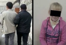 Photo of video | Fiți atenți la portmonee când urcați în rutiere. Un bărbat și o femeie, reținuți de oamenii legii pentru pungășie