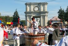 Photo of Ziua Vinului îi fascinează pe turiști. Chișinăul a fost inclus în TOP 10 cele mai atractive orașe din țările CSI