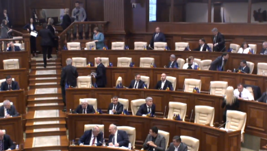 Photo of live | Membrii PD părăsesc ședința Parlamentului, înainte de prezentarea raportului fraudei bancare