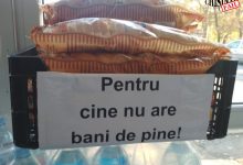 Photo of foto | Gest emoționant „pentru cine nu are bani de pâine”. Cumpărătorii unui magazin din capitală au improvizat un stand special pentru persoanele nevoiașe