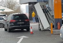 Photo of foto | Și-a alimentat mașina, dar nu a ajuns prea departe. Isprava unui șofer din capitală la o benzinărie