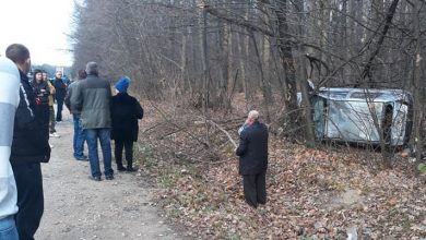 Photo of foto | O clipă de oboseală ar fi putut să îl coste viața. Un automobil a derapat de pe șosea după ce șoferul ar fi adormit la volan