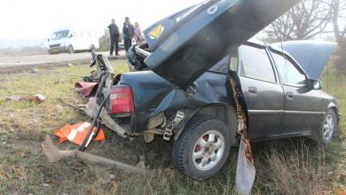 Photo of foto | Accident în lanț pe un traseu din țară: Trei automobile au fost grav avariate după ce s-au tamponat pe un drum care se repară