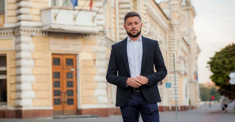 Photo of „4000 lei per zi pentru discuții sterile”. Victor Chironda și-a depus mandatul din CMC