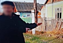 Photo of video | Polițiștii au reținut suspectul în cazul femeii din Basarabeasca, ucisă în bătaie în propria casă