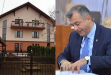 Photo of Premierul Ion Chicu a promis „drumuri bune în toată țara” și a început cu reparația celui din fața casei sale de la Durlești