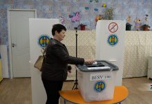 Photo of Un alegător a votat doar cu fișa de însoțire, iar altul a rupt buletinul în cabină. Ce incidente au mai raportat observatorii Promo-Lex?