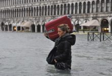 Photo of video | Călătorie cu ghinion. Zeci de turiști plecați în Veneția au fost „blocați” de inundații