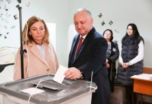 Photo of video | Președintele țării, Igor Dodon, după ce a participat la vot: „Chișinăuieni, nu călcați pe aceeași greblă”