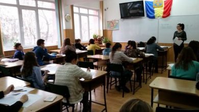 Photo of Elevii unui liceu din Strășeni refuză să vină la lecția unei profesoare. Care ar fi motivul?