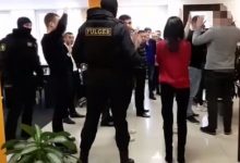 Photo of video | Rețineri „Fulger” la oficiul unor brokeri din Chișinău, care au înșelat mai mulți investitori din Rusia