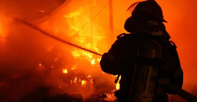 Photo of Clipe grele pentru membrii unei familii din Bălți. Au rămas fără acoperiș după ce casa lor a luat foc