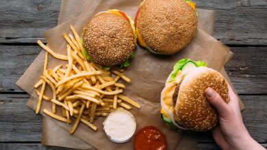 Photo of Astăzi este Ziua Fast-Food-ului. 10 lucruri mai puțin cunoscute despre burgeri, cola și cartofii pai