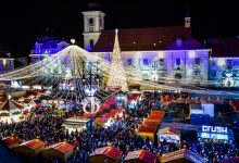 Photo of foto, video | Sărbătorile sunt tot mai aproape. Într-un oraș din România a fost deja inaugurat brăduțul și Târgul de Crăciun