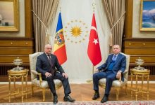 Photo of Erdogan i-a mulțumit lui Dodon pentru extrădarea profesorilor turci din Moldova