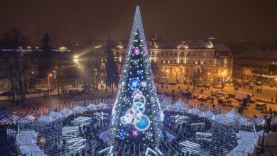 Photo of video | Înalți, luminoși și „cu steluțe în frunte”. Cum arată cinci dintre cei mai spectaculoși pomi de Crăciun din Europa?