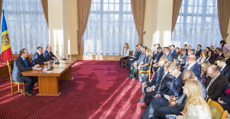 Photo of Chicu: „Ca să sporim dezvoltarea economică a țării, avem nevoie de investiții externe. Știm cum să le obținem”