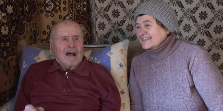 Photo of video | Are 36 de nepoți, 40 de strănepoți și mai ține minte poeziile pe care le-a învățat la școală. Ce își dorește un bătrân care a împlinit 101 ani?
