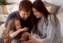 Photo of O boală genetică a pus preț pe viața copilului lor. Robert, fiul fotografilor Grabazei, are nevoie de peste 2 milioane de dolari pentru a trăi