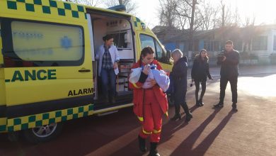 Photo of video | Un bebeluș de doar două zile, transportat de urgență cu elicopterul la București. Micuțul are nevoie de o intervenție chirurgicală