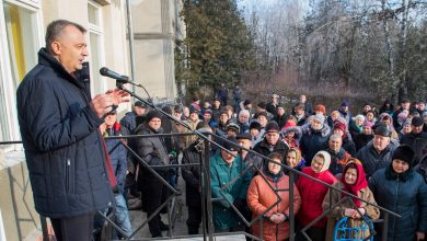 Photo of foto | Chicu, fără zi de odihnă? A mers la Drepcăuți să clarifice de ce oamenii n-au acces la propriile terenuri agricole