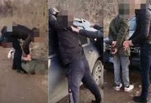 Photo of video | Vindeau droguri de tip PVP în capitală. Momentul în care membrii unui grup criminal sunt puși la pământ de oamenii legii