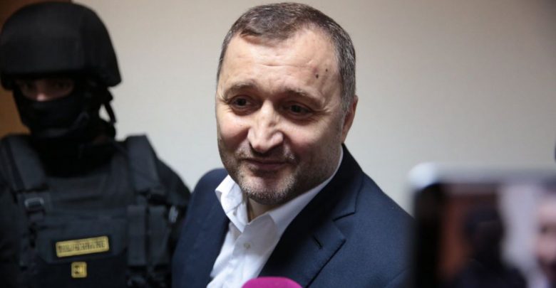 Photo of video | Vlad Filat face primele declarații de presă după eliberarea din închisoare