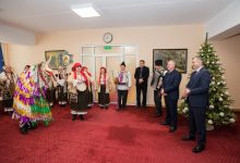 Photo of foto | Premierul a fost colindat la Guvern de consătenii săi: „Sunt sigur că mesajul vostru va fi de bun augur pentru toată țara”