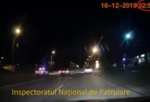 Photo of video | Urmărire ca în filme pe străzile capitalei. Patru adolescenți au fugit minute în șir de echipajele poliției cu o mașină răpită