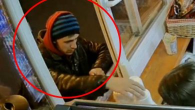 Photo of video | Suspectat că ar fi pus mâna pe un telefon străin. Poliția solicită ajutorul cetățenilor pentru a da de urma acestui tânăr