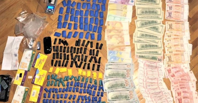 Photo of Un chișinăuian de 24 de ani, acuzat că ar fi fabricat și vândut câteva kilograme de droguri PVP. Ce pedeapsă riscă tânărul?