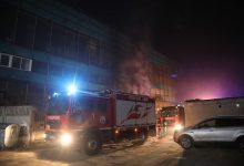 Photo of foto | Un depozit din sectorul Rîșcani al capitalei a fost cuprins aseară de flăcări. La fața locului au intervenit 10 autospeciale