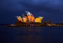 Photo of Australienii aduc elogiu pompierilor. Pe Sydney Opera House au fost proiectate imagini din timpul intervențiilor