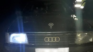 Photo of Un băiat de 16 ani a făcut-o pe șoferul la volanul unui Audi furat, având ca pasageri alți trei minori. Polițiștii au dat de ei noaptea trecută, la intrarea în Glodeni