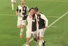 Photo of foto, video | Un „pupic accidental” pe terenul de fotbal. Vezi momentul „romantic” dintre Cristiano Ronaldo și Paulo Dybala