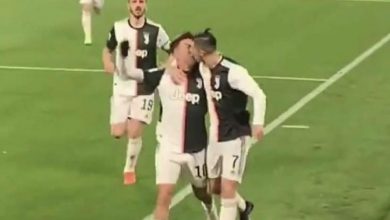 Photo of foto, video | Un „pupic accidental” pe terenul de fotbal. Vezi momentul „romantic” dintre Cristiano Ronaldo și Paulo Dybala