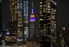 Photo of video | Omagiu pentru legendarul baschetbalist Kobe Bryant! Emire State Building, din New York, a fost luminată în violet şi auriu