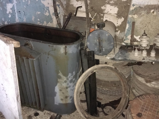 Photo of Două transformatoare electrice, 21 de metri de gard și 27 de capace de canalizare, furate în raionul Florești. Câți ani de închisoare i-ar putea costa pe suspecți?