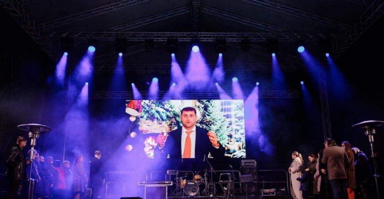Photo of video | Promite că va face din Moldova „un stat puternic și bogat”. Mesajul de felicitare al lui Ilan Șor, difuzat aseară pe scena din centrul Orheiului