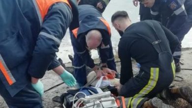 Photo of Un copil de 12 ani a fost transportat la spital după ce a încercat să meargă pe gheață. Minorul este internat în secția de reanimare