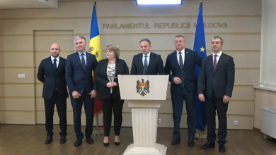 Photo of Deputații care au părăsit Partidul Democrat au format noul grup parlamentar – „Pro-Moldova”. Cine va conduce și ce-și propun?