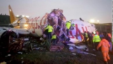 Photo of video | Un avion s-a rupt în trei după ce a derapat de pe pistă. La bord se aflau 183 de persoane, dintre care doi copii