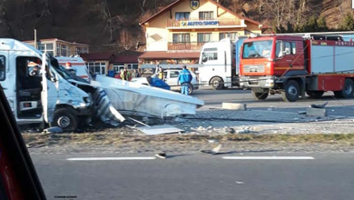 Photo of foto | Un microbuz cu moldoveni a fost implicat într-un accident grav în România. Sunt răniți