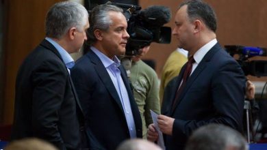 Photo of video | De ce nu i-a retras Ordinul Republicii lui Plahotniuc când era președinte? Cum răspunde Dodon