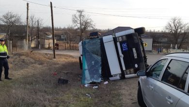 Photo of foto | Un TIR s-a răsturnat pe o stradă din Căușeni. În ce stare este șoferul?