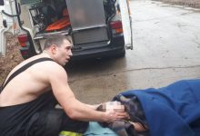 Photo of foto, video | La un pas de tragedie! O tânără de 18 ani din capitală, salvată de la înec după ce a încercat să meargă pe gheața subțire a unui lac