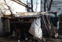 Photo of foto | Primăria luptă cu găinile? Un coteț a fost demontat dintr-o curte din centrul capitalei