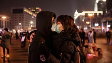 Photo of Sfântul Valentin – o zi tristă în China: „Nu vor fi flori anul acesta. Îi e frică să le cumpere, iar mie îmi e teamă să le ating”
